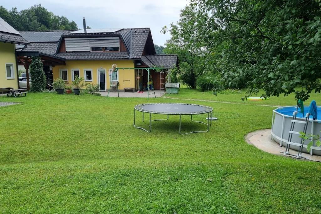 Country Retreat, Near Ljubljana City, Apartma Na Vasi, Blizu Mesta Ljubljana Apartment Медводе Екстериор снимка